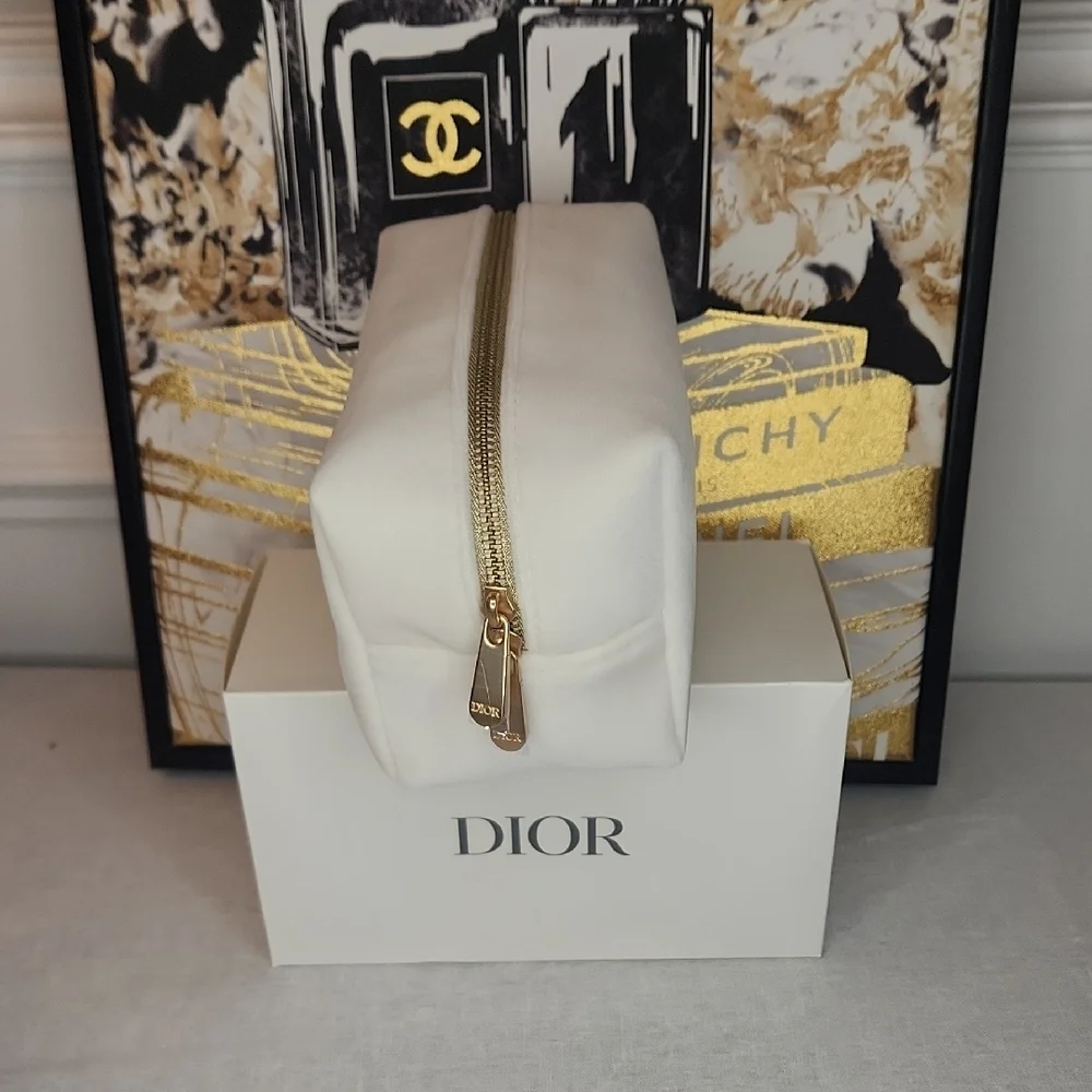 Dior Beauty Cream and Gold Cosmetic Case With Box - Picture 2 of 5